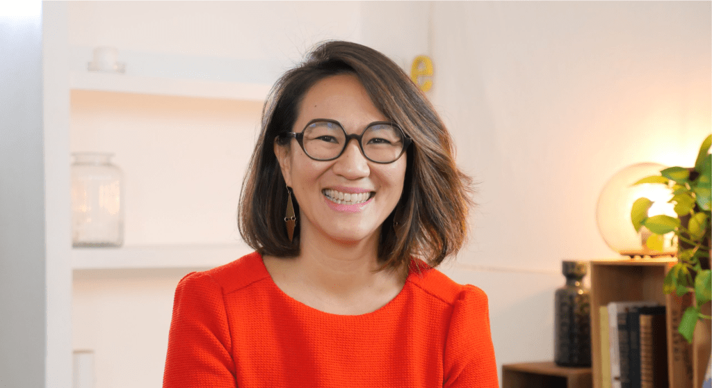 Corinne Huynh : Dévier en changeant de&nbsp;pays